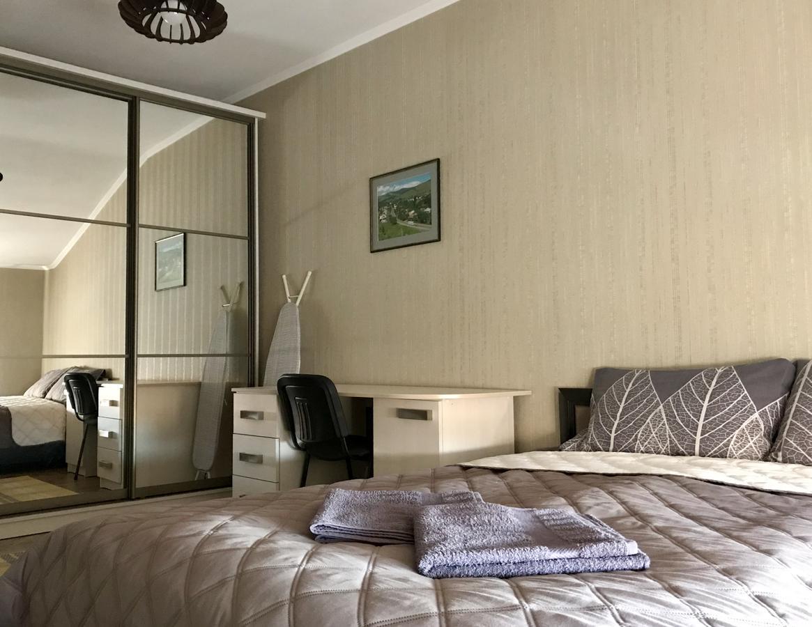 Panoramic View Top Floor Apartment In The City Center Munkács Kültér fotó